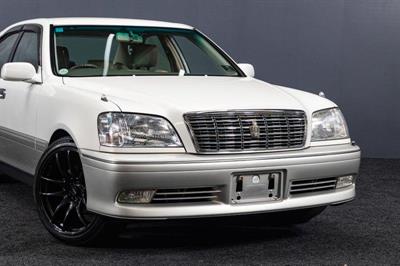 2001 Toyota Crown - Thumbnail