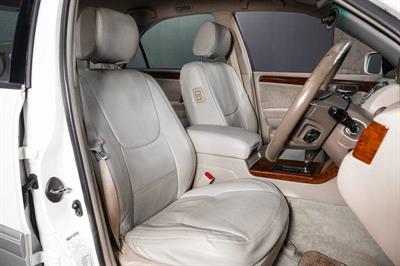 2001 Toyota Crown - Thumbnail