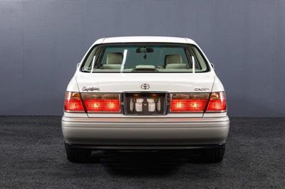 2001 Toyota Crown - Thumbnail