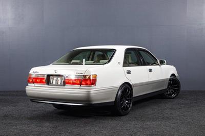 2001 Toyota Crown - Thumbnail