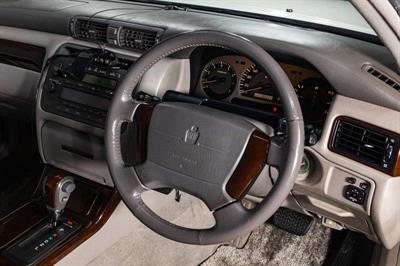 2001 Toyota Crown - Thumbnail