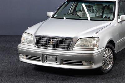 2001 Toyota Crown - Thumbnail