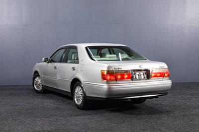 2001 Toyota Crown - Thumbnail