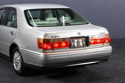 2001 Toyota Crown - Thumbnail