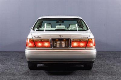 2001 Toyota Crown - Thumbnail