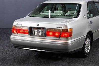 2001 Toyota Crown - Thumbnail