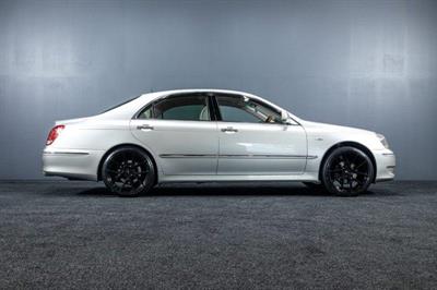 2005 Toyota Crown - Thumbnail
