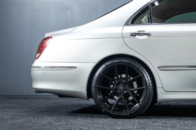 2005 Toyota Crown - Thumbnail