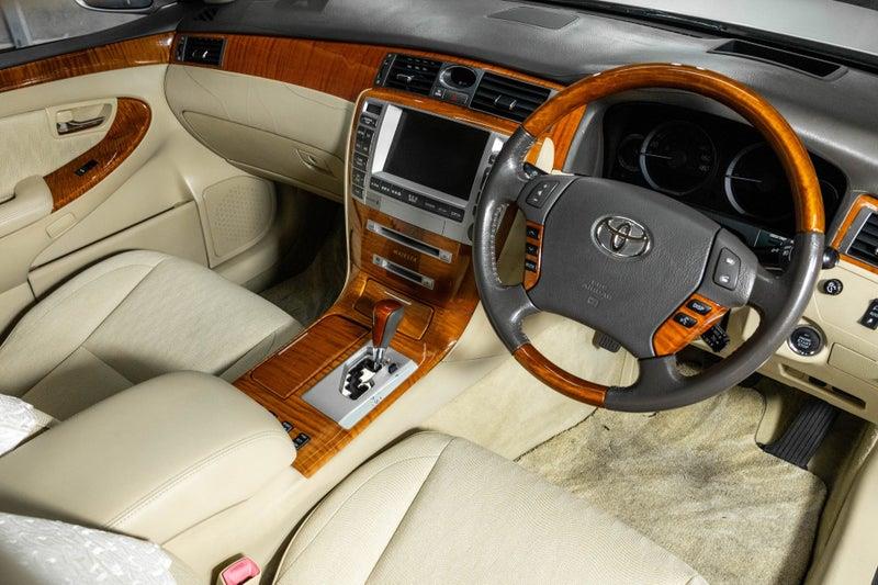 2005 Toyota Crown