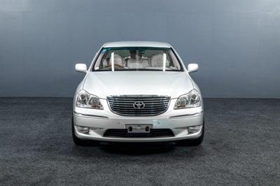 2005 Toyota Crown - Thumbnail