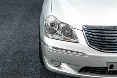 2005 Toyota Crown - Thumbnail