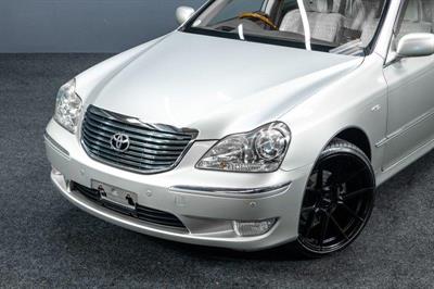 2005 Toyota Crown - Thumbnail