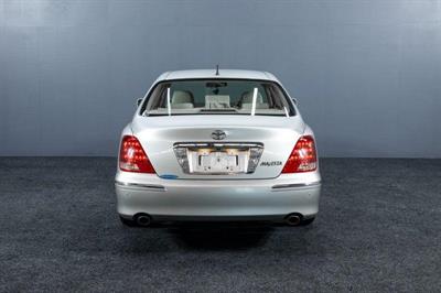 2005 Toyota Crown - Thumbnail