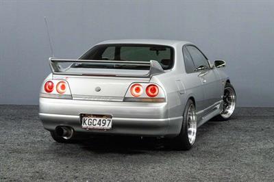 1996 Nissan Skyline - Thumbnail