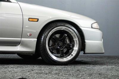 1996 Nissan Skyline - Thumbnail