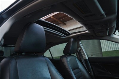 2013 Lexus IS 300h - Thumbnail