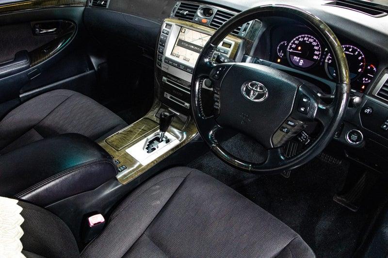 2005 Toyota Crown