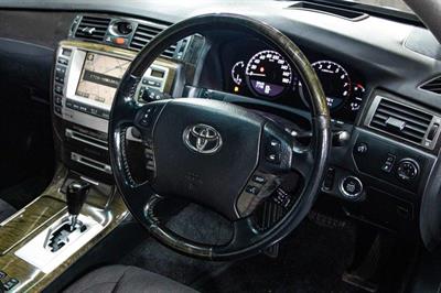 2005 Toyota Crown - Thumbnail