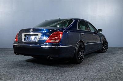 2005 Toyota Crown - Thumbnail