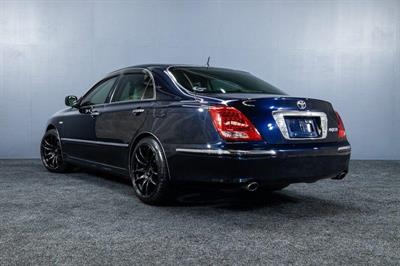 2005 Toyota Crown - Thumbnail