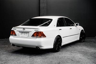 2005 Toyota Crown - Thumbnail