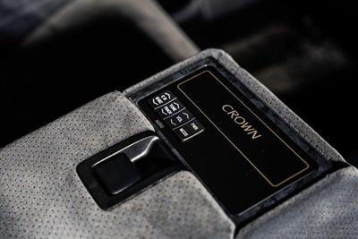 2005 Toyota Crown - Thumbnail