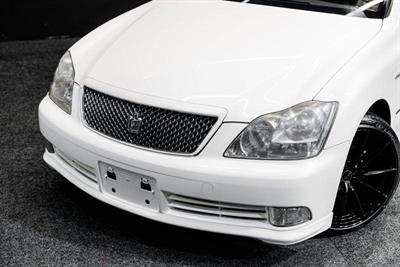 2005 Toyota Crown - Thumbnail