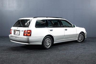 2001 Toyota Crown - Thumbnail