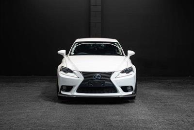 2013 Lexus IS 300h - Thumbnail