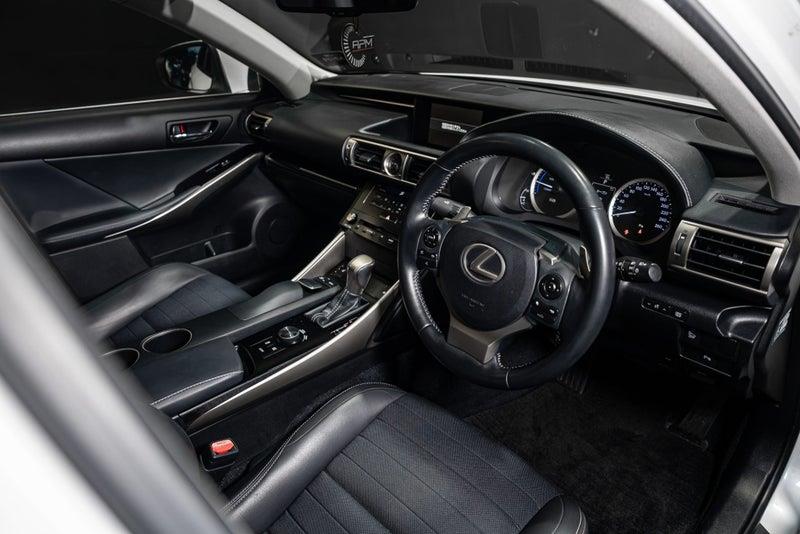 2013 Lexus IS 300h