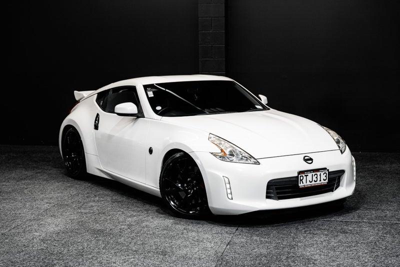 2014 Nissan Fairlady