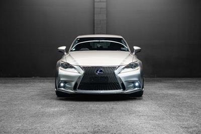 2015 Lexus IS 300h - Thumbnail