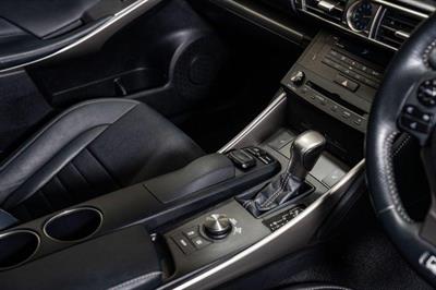 2015 Lexus IS 300h - Thumbnail