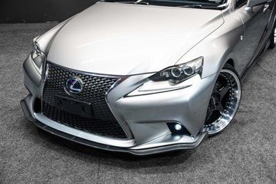 2015 Lexus IS 300h - Thumbnail
