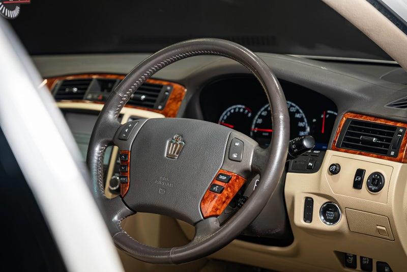 2004 Toyota Crown