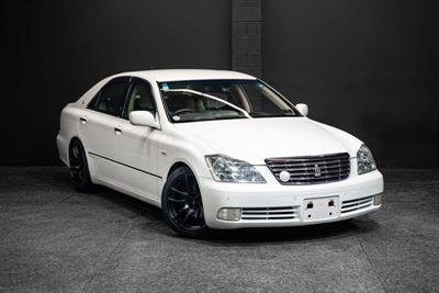 2004 Toyota Crown - Thumbnail