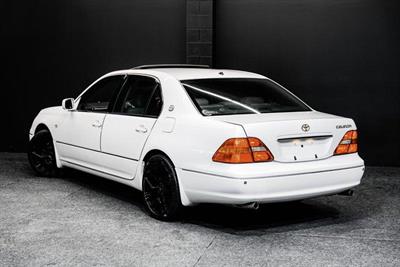 2002 Toyota Celsior - Thumbnail