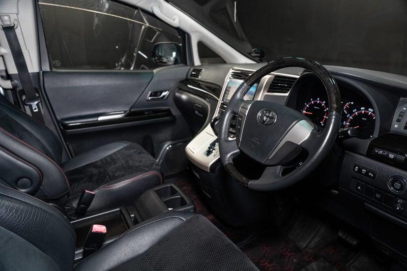 2013 Toyota Vellfire