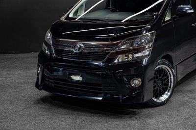 2013 Toyota Vellfire - Thumbnail