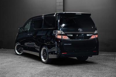 2013 Toyota Vellfire - Thumbnail