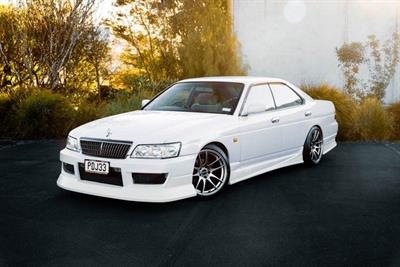 2001 Nissan Laurel - Thumbnail