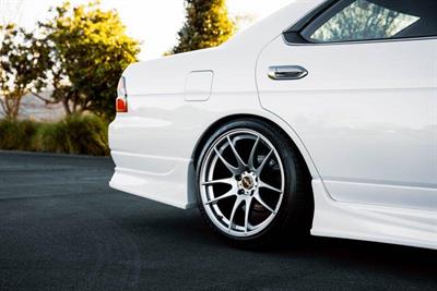 2001 Nissan Laurel - Thumbnail