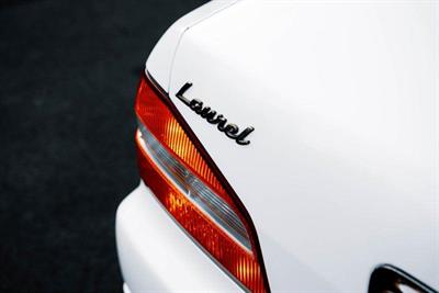2001 Nissan Laurel - Thumbnail