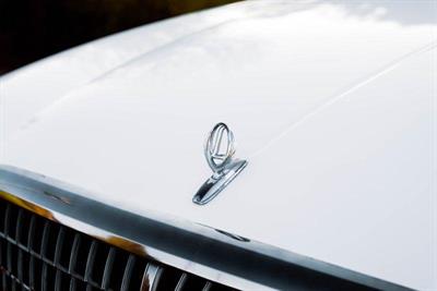 2001 Nissan Laurel - Thumbnail