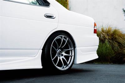 2001 Nissan Laurel - Thumbnail