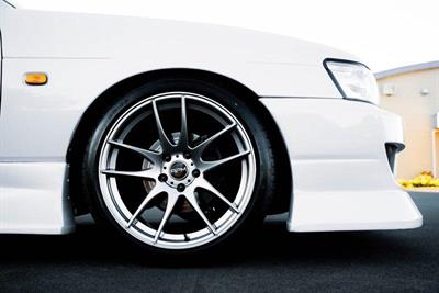 2001 Nissan Laurel - Thumbnail