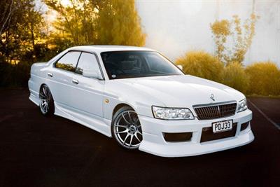 2001 Nissan Laurel - Thumbnail