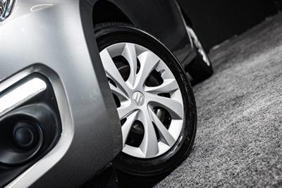 2018 Suzuki Swift - Thumbnail