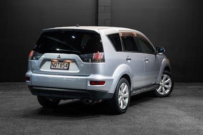 2010 Mitsubishi Outlander - Thumbnail