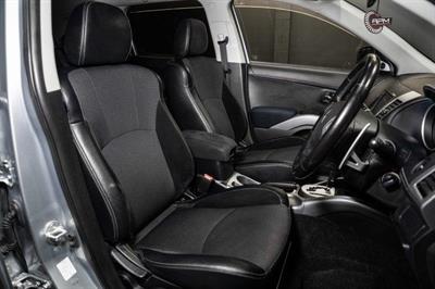 2010 Mitsubishi Outlander - Thumbnail